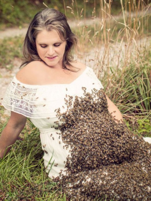 Беременная снялась в фотосессии с 20 тысячами пчел